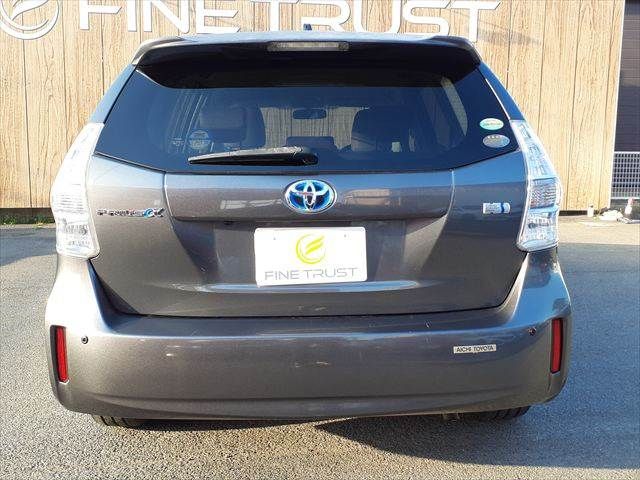 TOYOTA PRIUS ALPHA 2012 Image 31