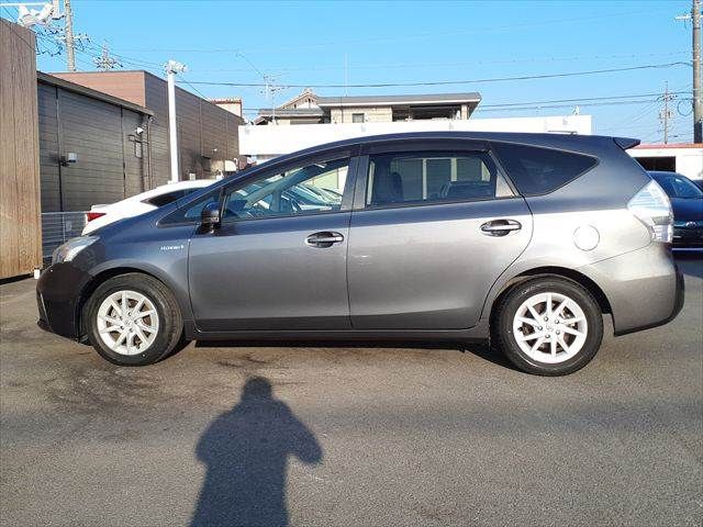 TOYOTA PRIUS ALPHA 2012 Image 31