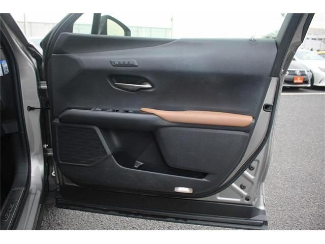 TOYOTA LEXUS UX200 2019 Image 31