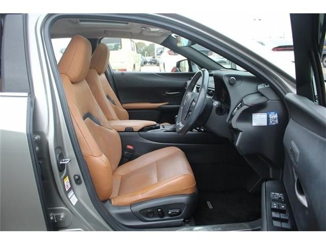 TOYOTA LEXUS UX200 2019 Image 31