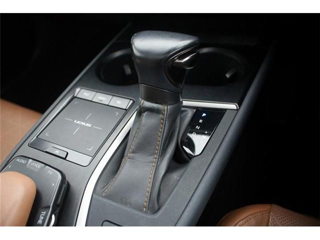 TOYOTA LEXUS UX200 2019 Image 31