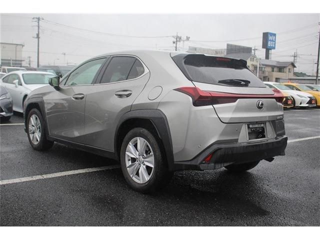 TOYOTA LEXUS UX250H 2023 Image 31