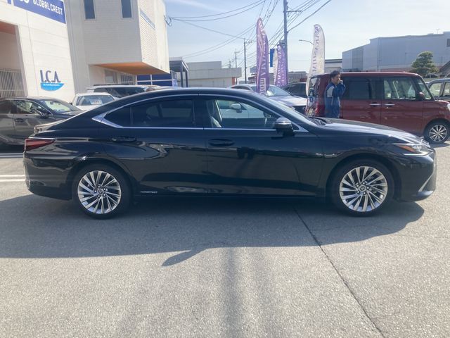 TOYOTA LEXUS ES300H 2022 Image 31