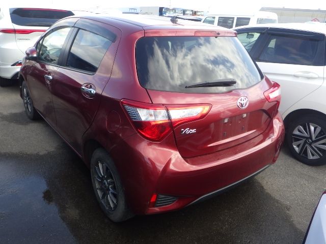 TOYOTA VITZ 2018 Image 31