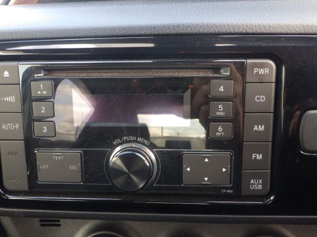 TOYOTA VITZ 2018 Image 31