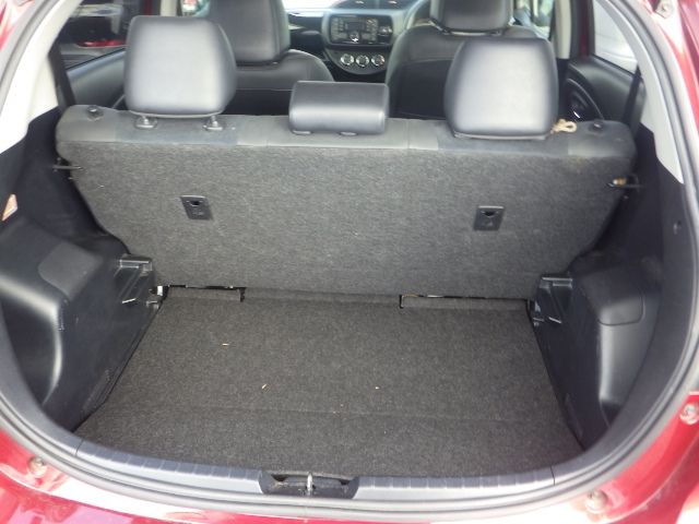 TOYOTA VITZ 2018 Image 31