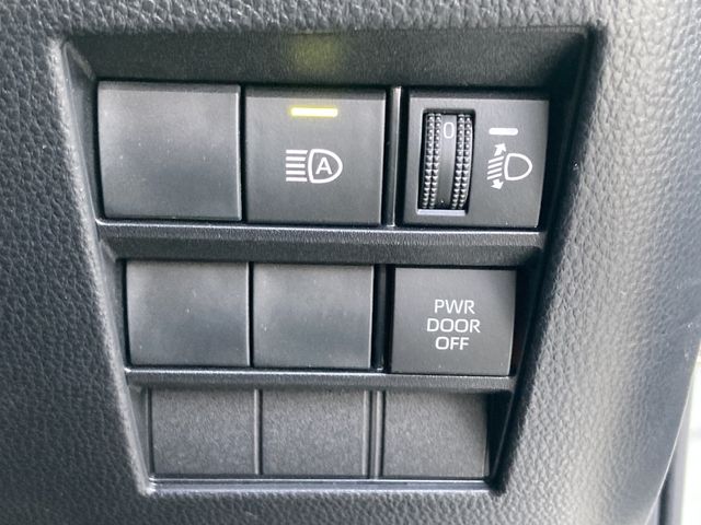 TOYOTA NOAH HYBRID 2022 Image 31