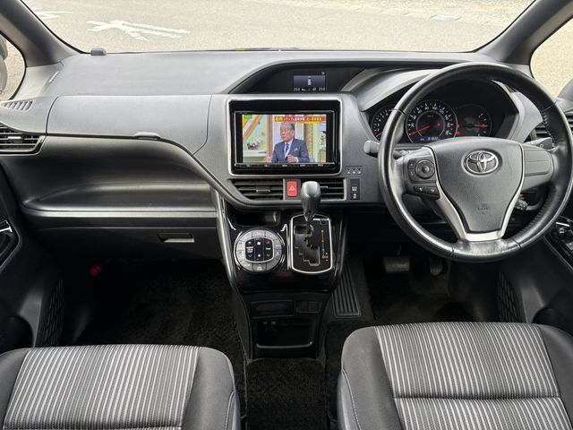 TOYOTA NOAH 2017 Image 31