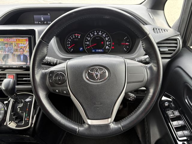 TOYOTA NOAH 2017 Image 31