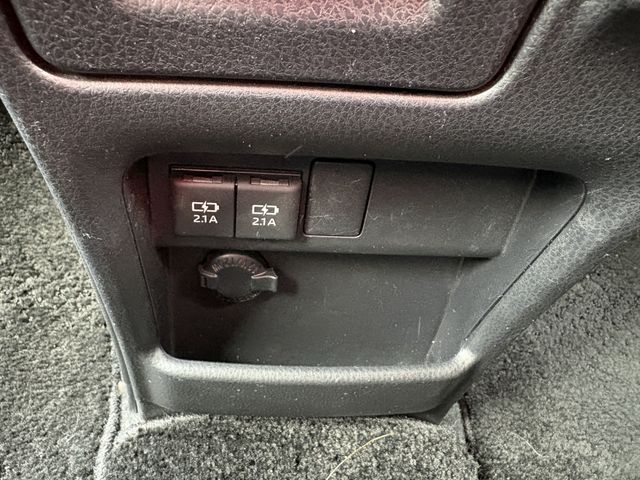 TOYOTA NOAH 2017 Image 31