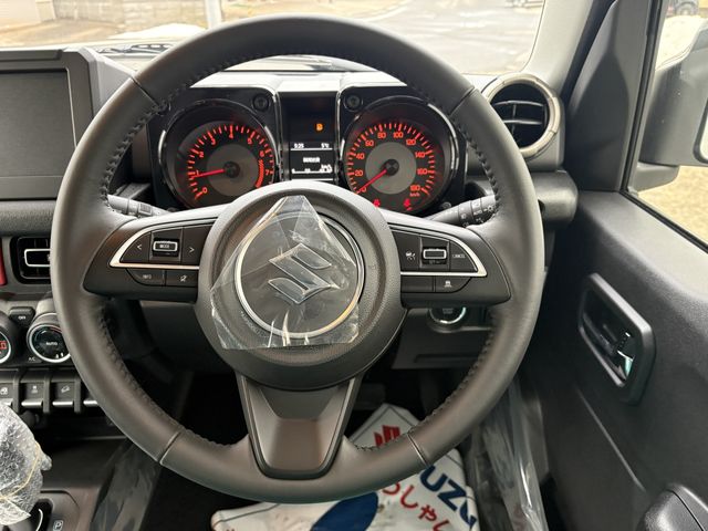 SUZUKI JIMNY NOMADE 2025 Image 31