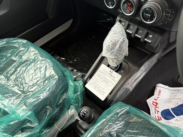 SUZUKI JIMNY NOMADE 2025 Image 31