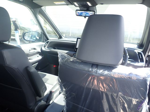 TOYOTA VOXY HYBRID 2026 Image 31