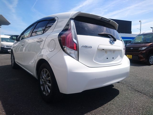 TOYOTA AQUA 2015 Image 31