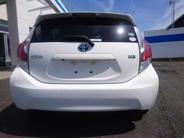 TOYOTA AQUA 2015 Image 31