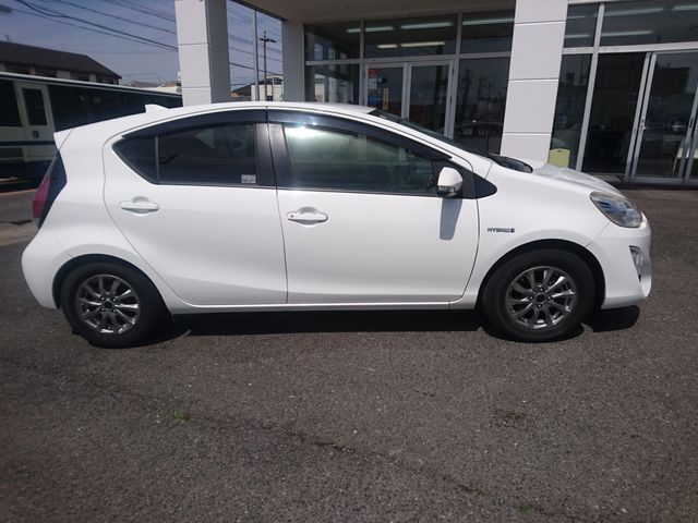 TOYOTA AQUA 2015 Image 31