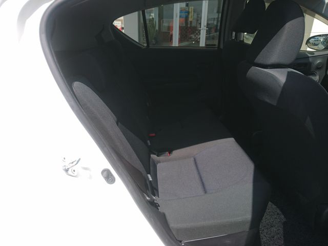 TOYOTA AQUA 2015 Image 31