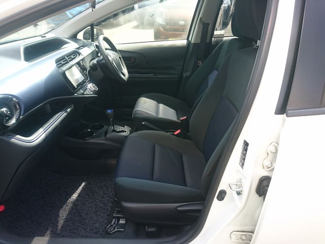 TOYOTA AQUA 2015 Image 31