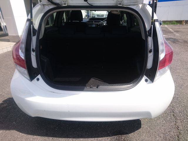 TOYOTA AQUA 2015 Image 31