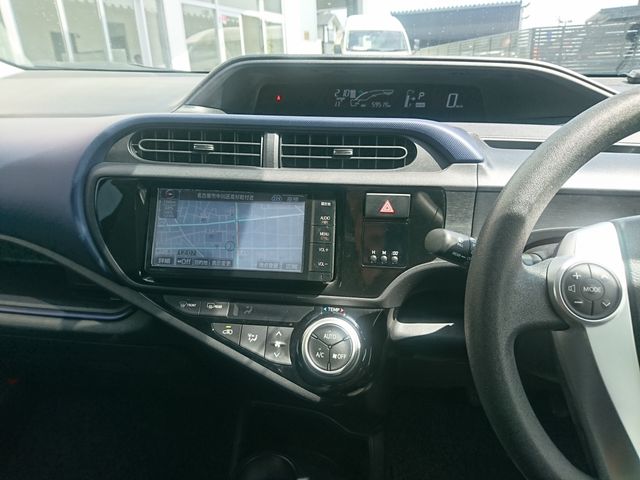 TOYOTA AQUA 2015 Image 31