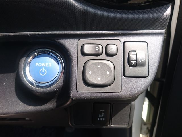 TOYOTA AQUA 2015 Image 31