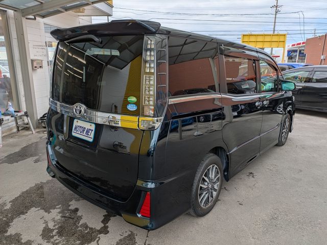 TOYOTA VOXY 2015 Image 31