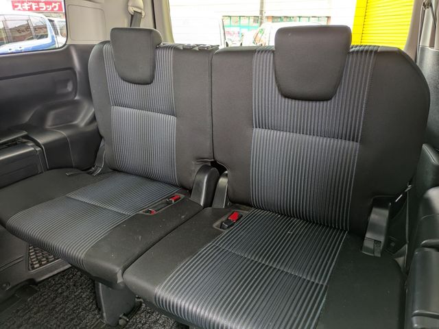 TOYOTA VOXY 2015 Image 31