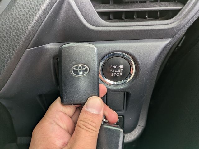 TOYOTA VOXY 2015 Image 31