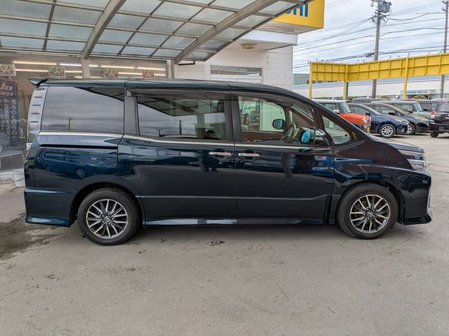 TOYOTA VOXY 2015 Image 31