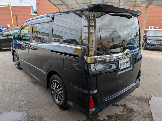 TOYOTA VOXY 2015 Image 31