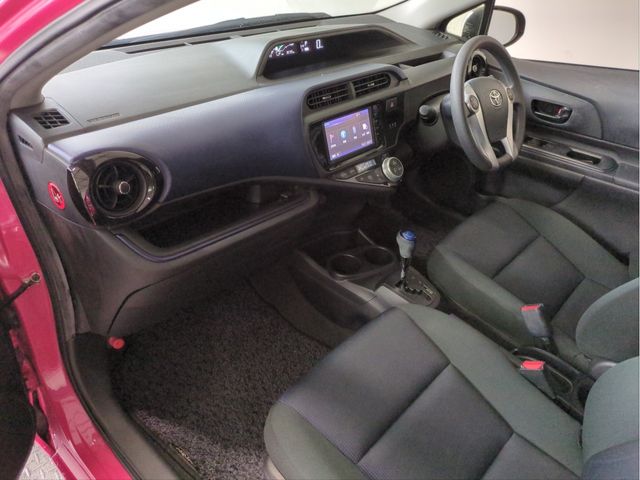 TOYOTA AQUA 2015 Image 31