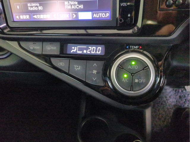 TOYOTA AQUA 2015 Image 31