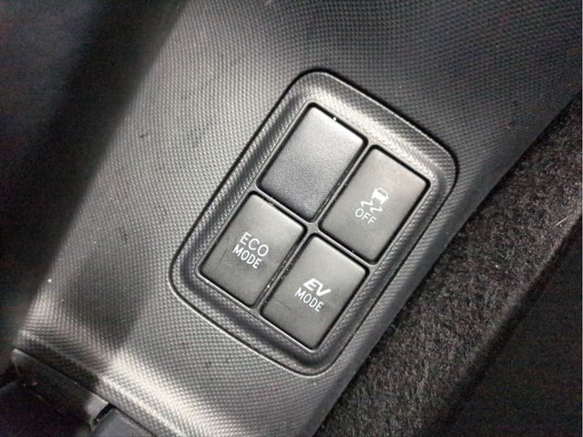 TOYOTA AQUA 2015 Image 31