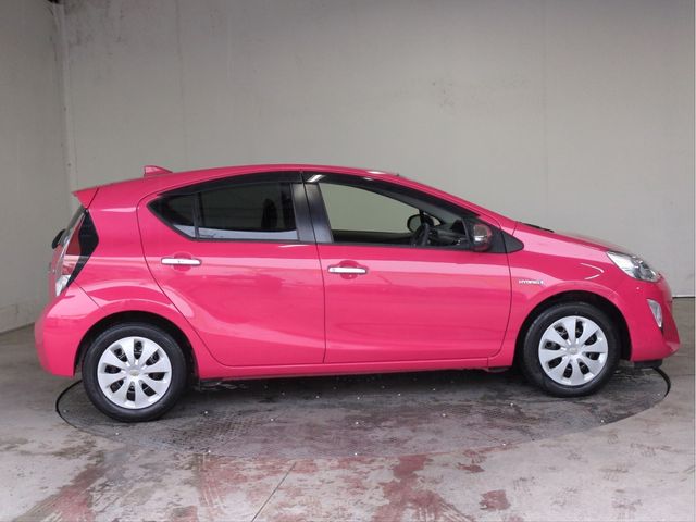 TOYOTA AQUA 2015 Image 31