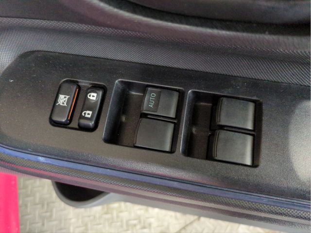 TOYOTA AQUA 2015 Image 31