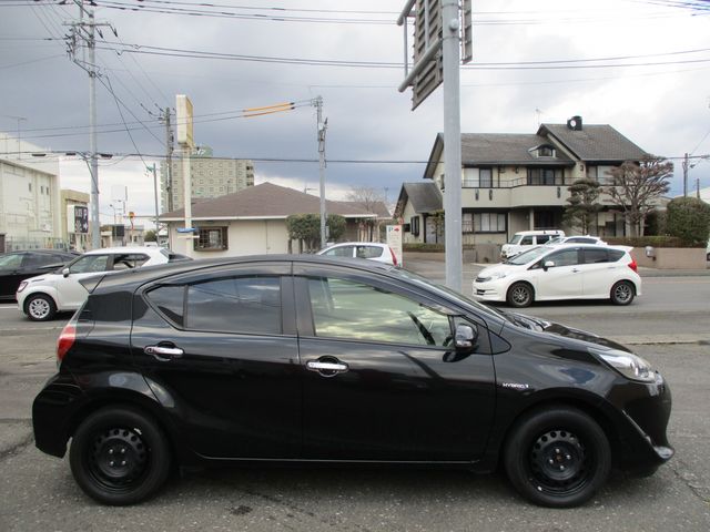 TOYOTA AQUA 2019 Image 31