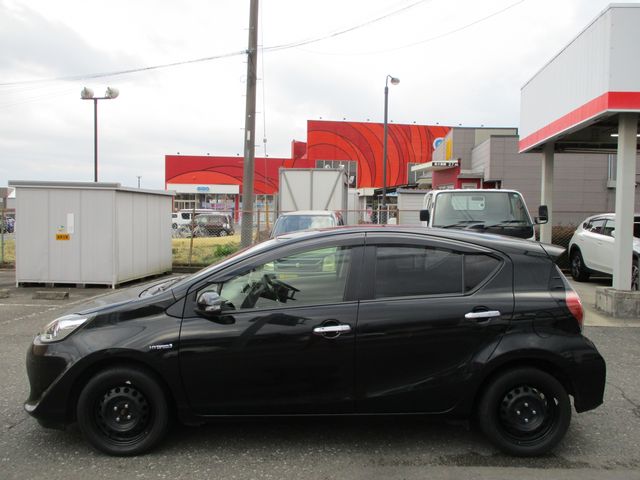 TOYOTA AQUA 2019 Image 31