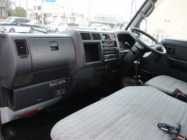 TOYOTA DYNA 2000 Image 31