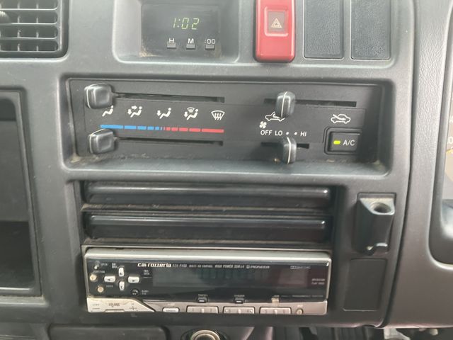 TOYOTA DYNA 2000 Image 31