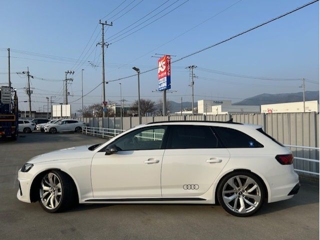 AUDI RS4 AVANT 2021 Image 31