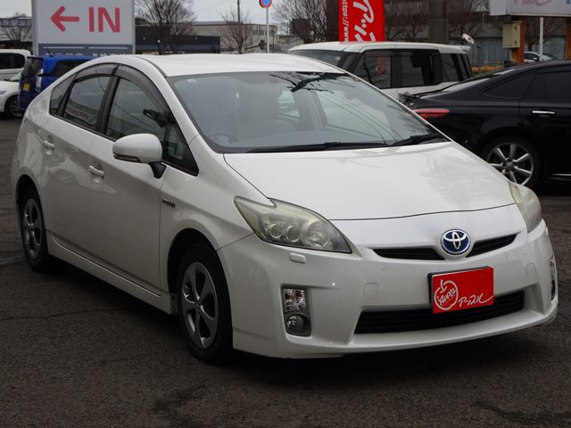 TOYOTA PRIUS 2011 Image 31