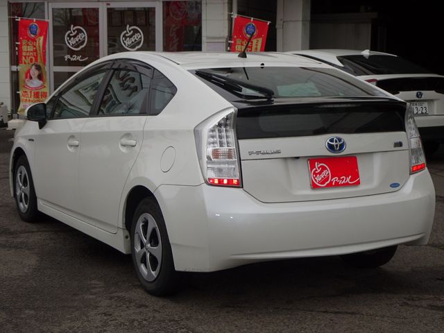 TOYOTA PRIUS 2011 Image 31