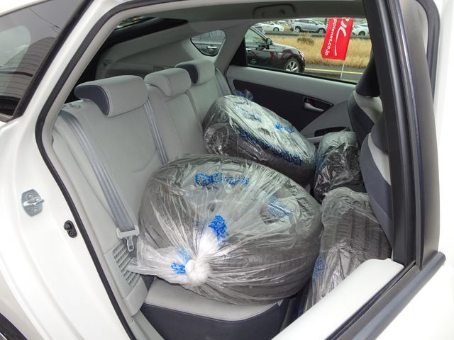 TOYOTA PRIUS 2011 Image 31