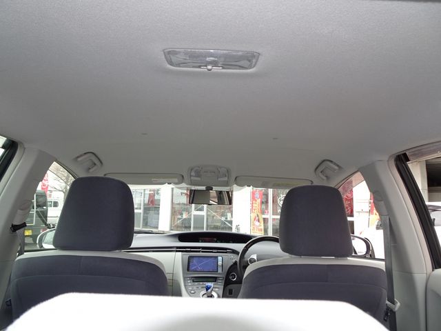 TOYOTA PRIUS 2011 Image 31