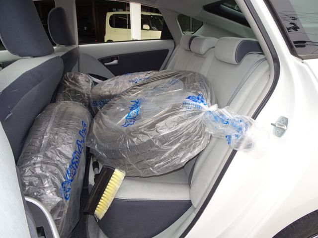 TOYOTA PRIUS 2011 Image 31