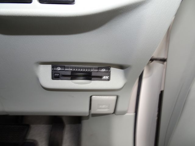 TOYOTA PRIUS 2011 Image 31