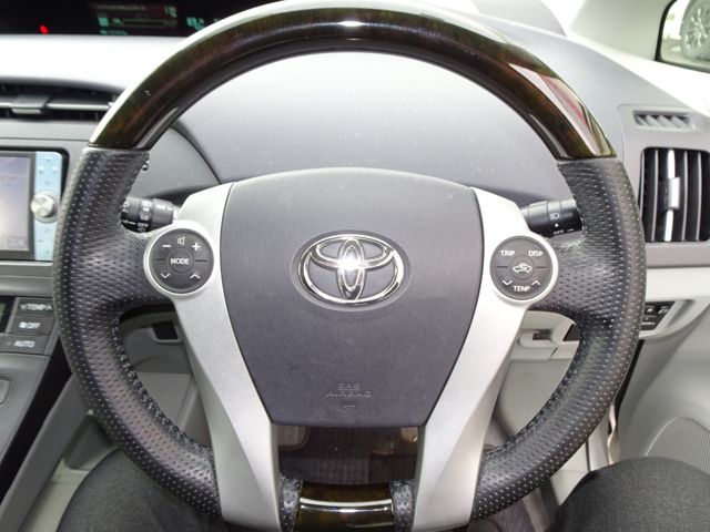 TOYOTA PRIUS 2011 Image 31