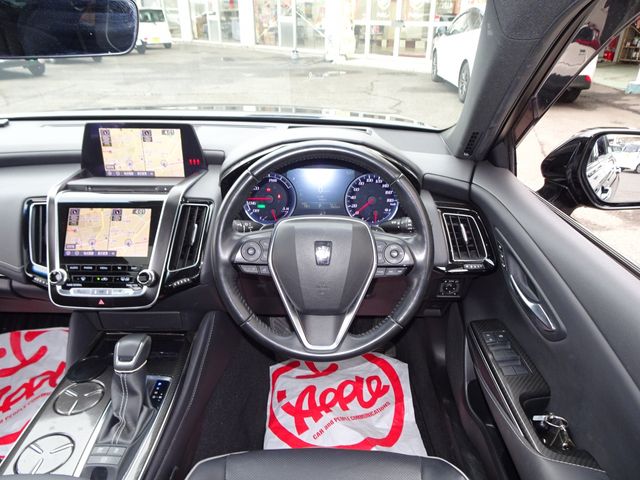 TOYOTA CROWN SEDAN HYBRID 2019 Image 31