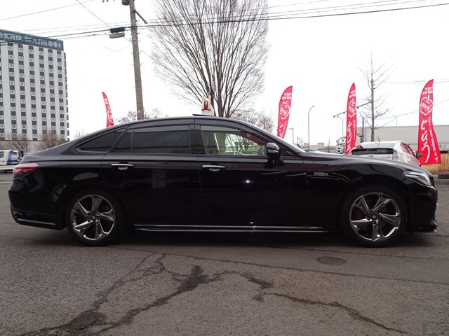 TOYOTA CROWN SEDAN HYBRID 2019 Image 31