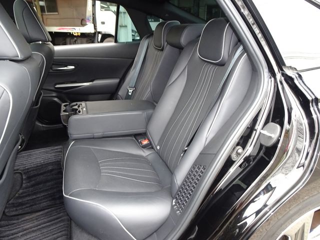 TOYOTA CROWN SEDAN HYBRID 2019 Image 31